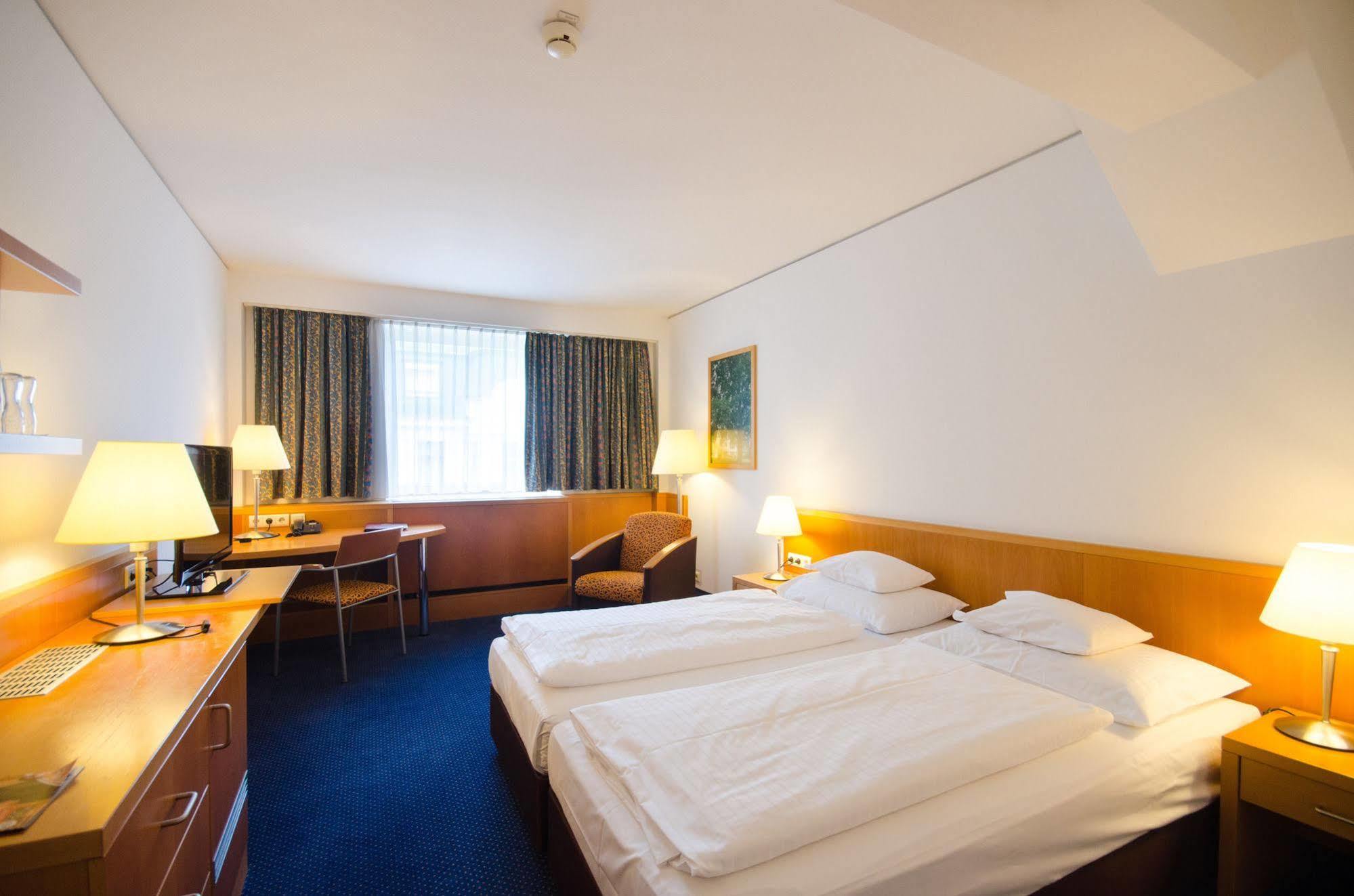 Y Palais Strudlhof 4* Viena